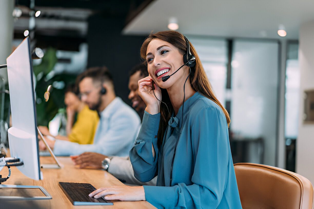 Balance Tech with Touch in Customer Service: 10 Proven Ways to Elevate Your Strategy